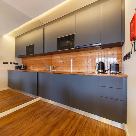 The Shipyard - Angra 4*