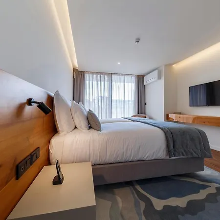 Aparthotel The Shipyard - Angra