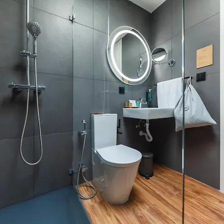 The Shipyard - Angra 4*