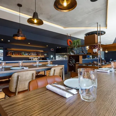 Aparthotel The Shipyard - Angra 4*