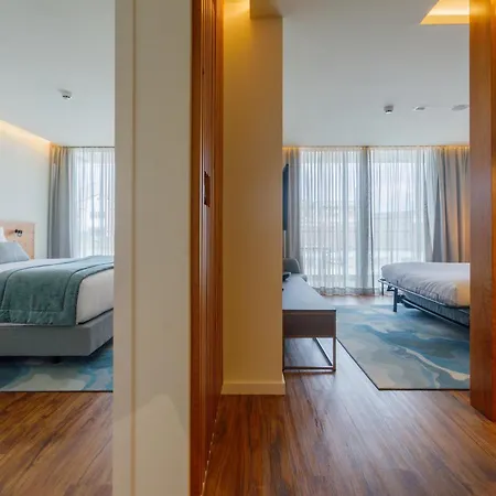 The Shipyard - Angra 4*