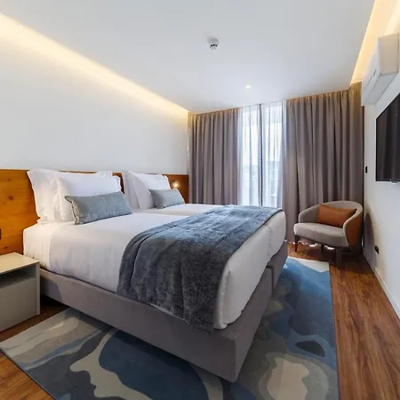 The Shipyard - Angra 4*