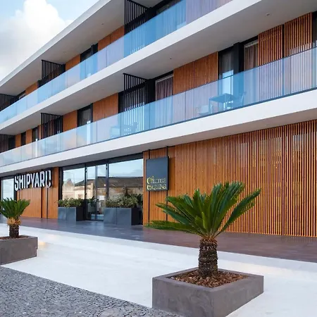 The Shipyard - Angra 4*