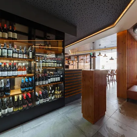 The Shipyard - Angra 4* Ангра-ду-Эроижму