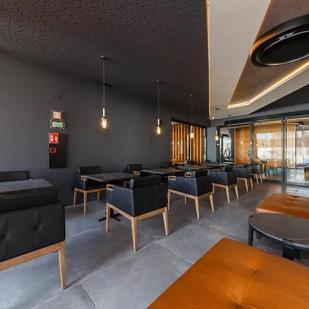 The Shipyard - Angra 4*