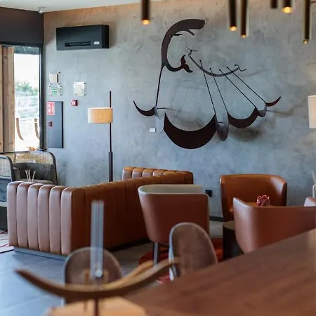 Apartahotel The Shipyard - Angra 4*