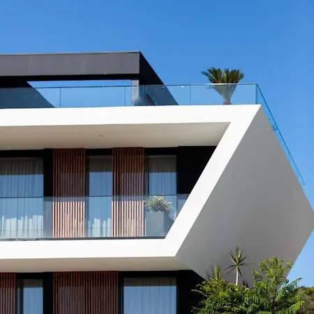 The Shipyard - Angra 4*