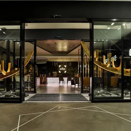 The Shipyard - Angra アパートホテル アングラ・ド・エロイーズモ