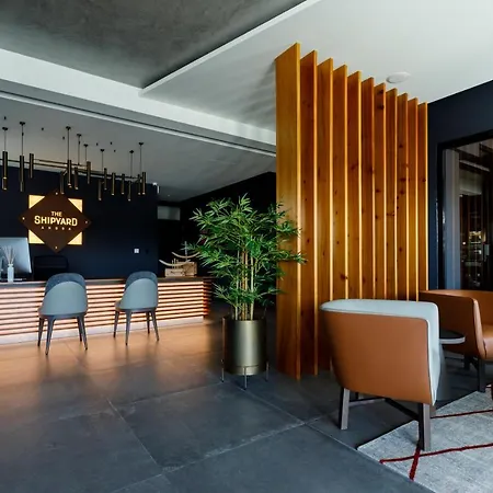 Aparthotel The Shipyard - Angra