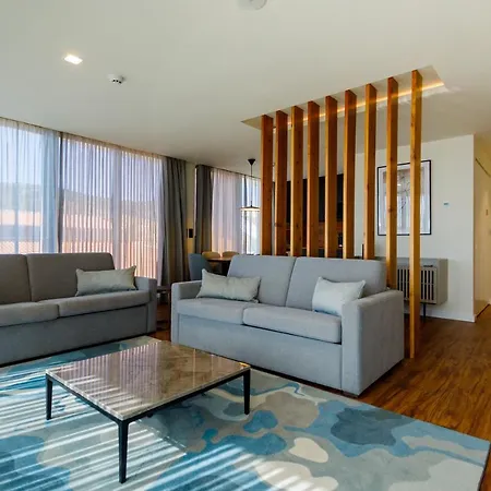 Hotel apartamentowy The Shipyard - Angra 4*