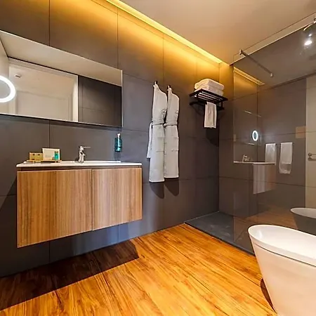 The Shipyard - Angra 4*