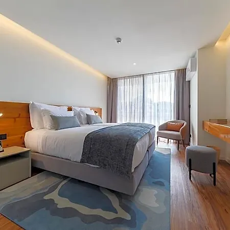 Aparthotel The Shipyard - Angra 4*