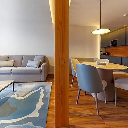 The Shipyard - Angra 4* Angra do Heroismo