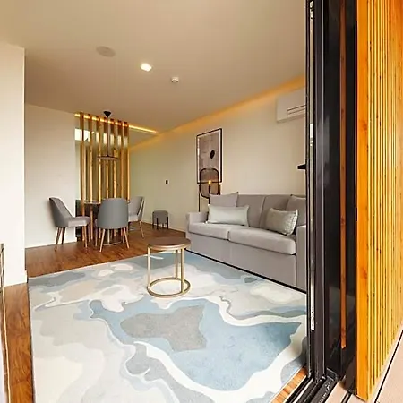 The Shipyard - Angra 4*
