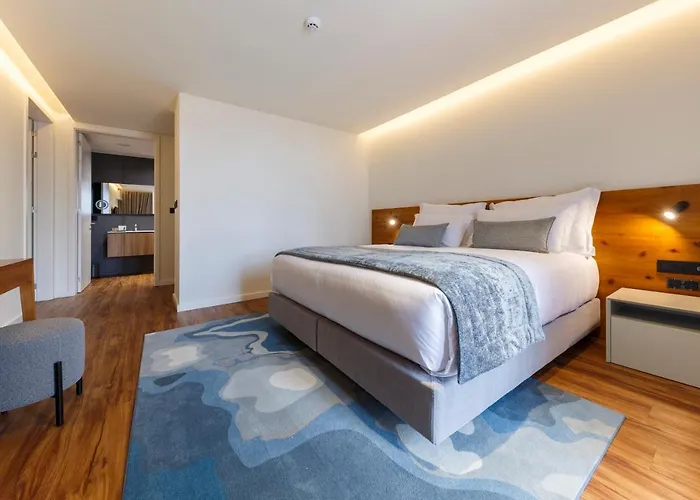 Aparthotel The Shipyard - Angra 4*