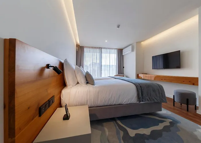 Aparthotel The Shipyard - Angra