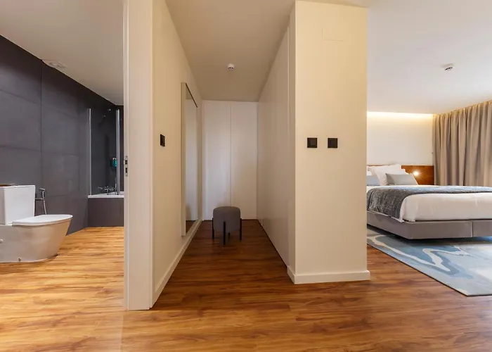 The Shipyard - Angra 4*