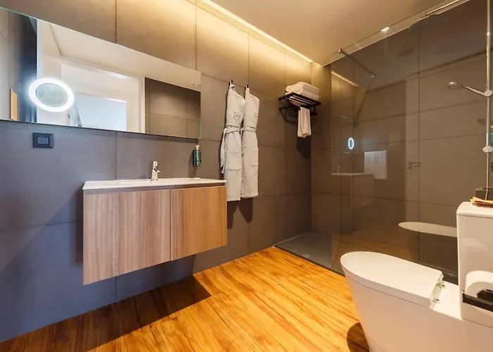 The Shipyard - Angra Aparthotel Angra do Heroismo