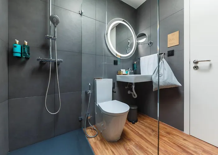 The Shipyard - Angra 4*