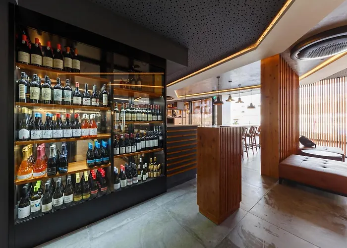 The Shipyard - Angra 4* Angra do Heroísmo