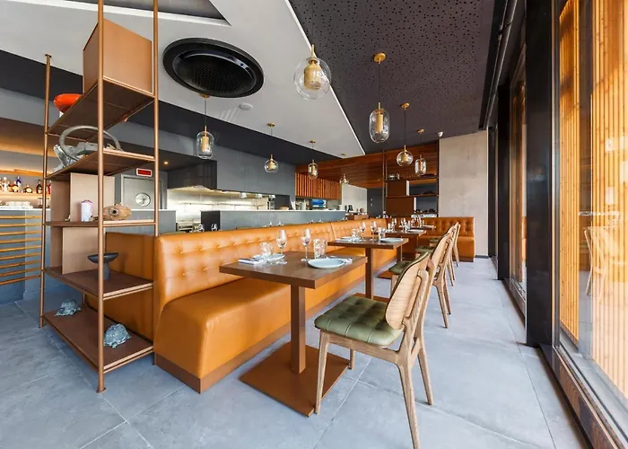 The Shipyard - Angra 4* Angra do Heroísmo