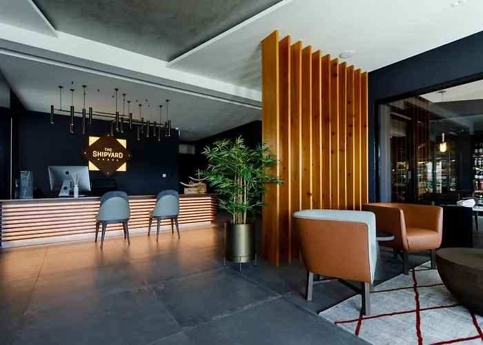 Aparthotel The Shipyard - Angra