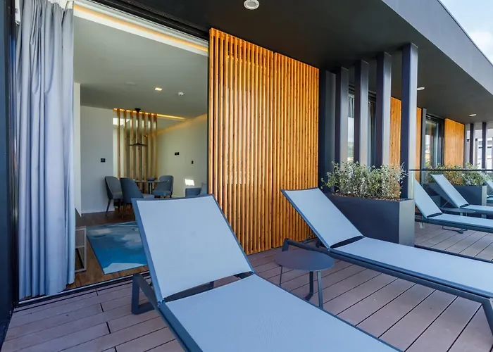 The Shipyard - Angra 4*