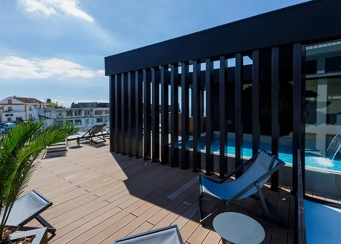 Aparthotel The Shipyard - Angra