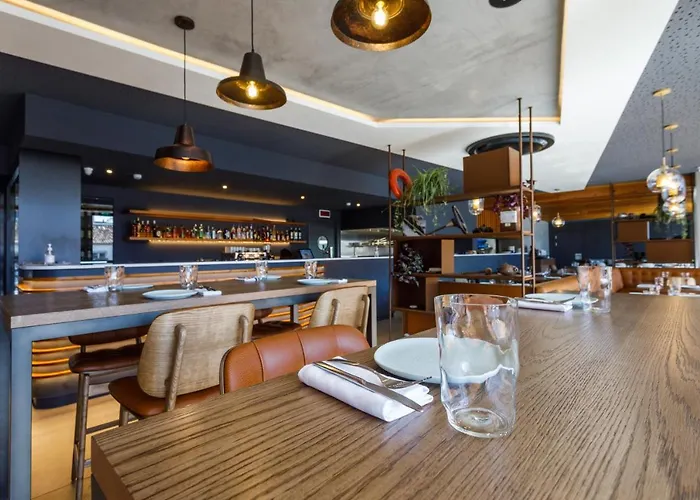 Aparthotel The Shipyard - Angra 4*