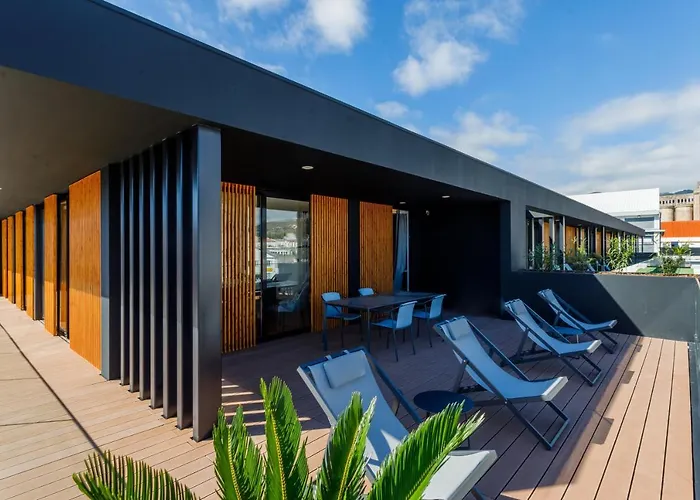 Aparthotel The Shipyard - Angra Angra do Heroismo