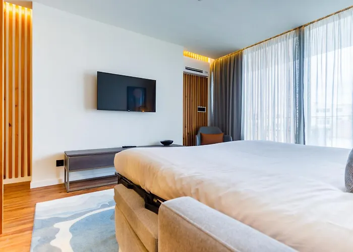 Aparthotel The Shipyard - Angra